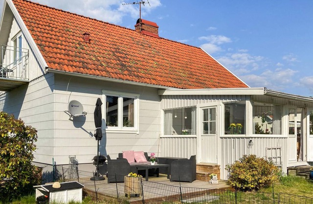 Beautifully situated on the Kattegat, this cozy vacation home welcomes you.