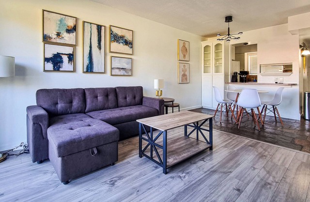 Beauty 1BR Near Mall/Old Town & Bars