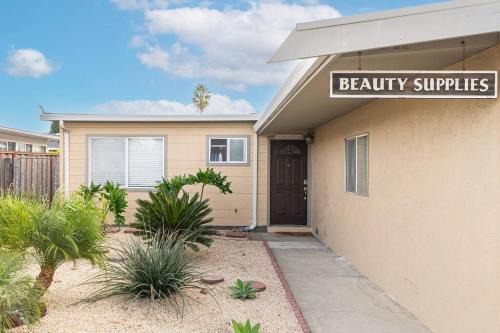 Beauty Supplies 3Br house for Family in Fremont