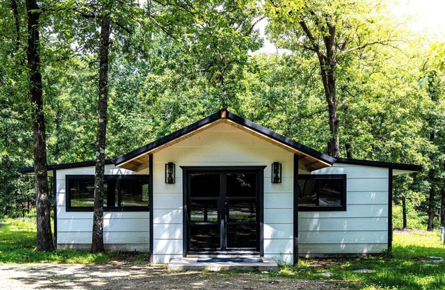 Beaver Bend Bungalow: Walk Into Nature