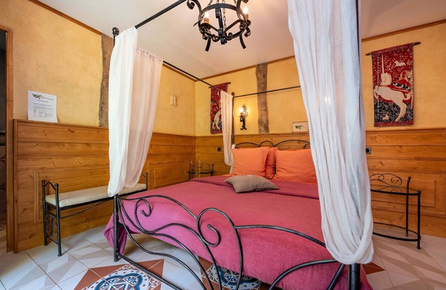 Bed and Breakfast 'Bohort' with Shared Terrace, Shared Garden and Wi-Fi
