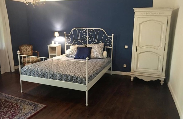 Bed and breakfast with shared kitchen and living room
