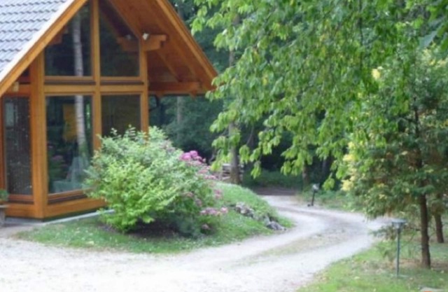 bed and breakfast in cottage the edge of the wood