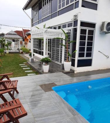Beit Azzahra Private Pool Villa at Pantai Batu Hitam