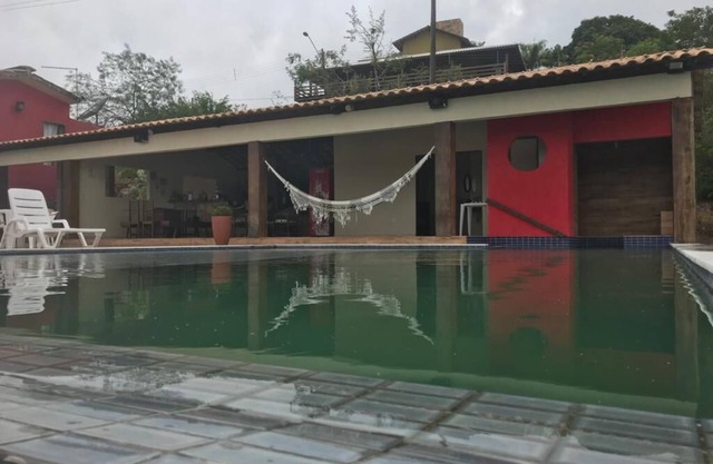 Belíssima Casa em Chã Grande com Piscina em Condomínio Fechado