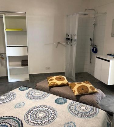 Belcourt1-lit queen size