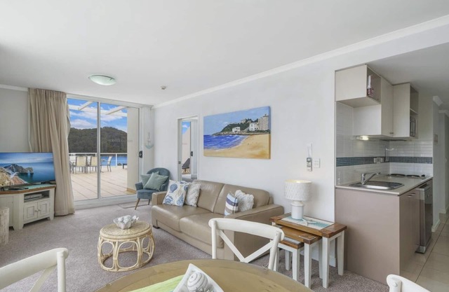 BELLA MARE - 2 Bedroom Ocean View Terrace Apt