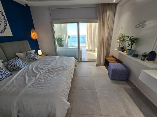 Bella view oceans art