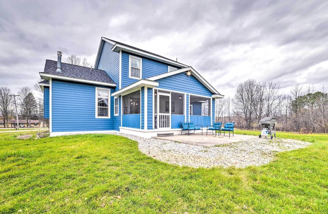 Bellaire Home w/Game Room & On-Site Snow Trails!