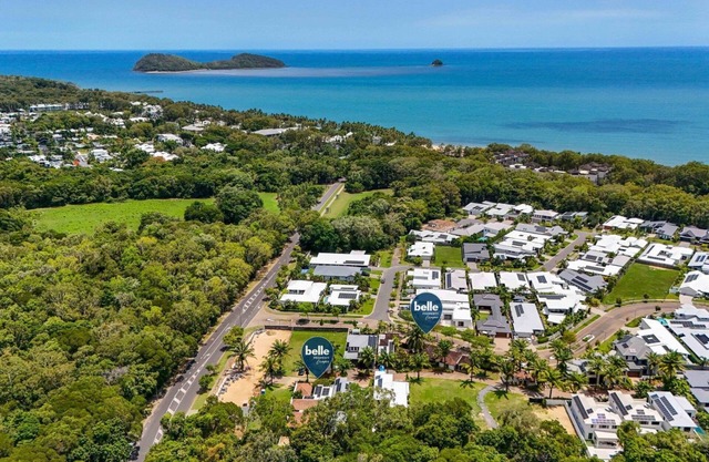 Belle Escapes Pura Palm Cove - Two luxury Balinese villas