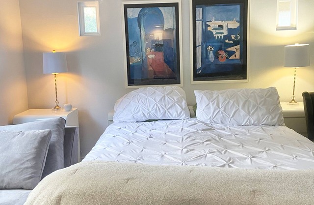 Belle's Cottage, Aliso Viejo, Beach Close, Disneyland!