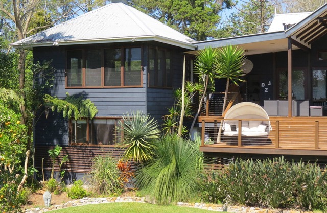 BELLINGEN CONVERTED CHURCH on the river