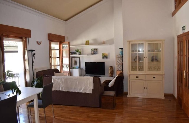Belmecher. Spacious and bright duplex in the heart of Estella