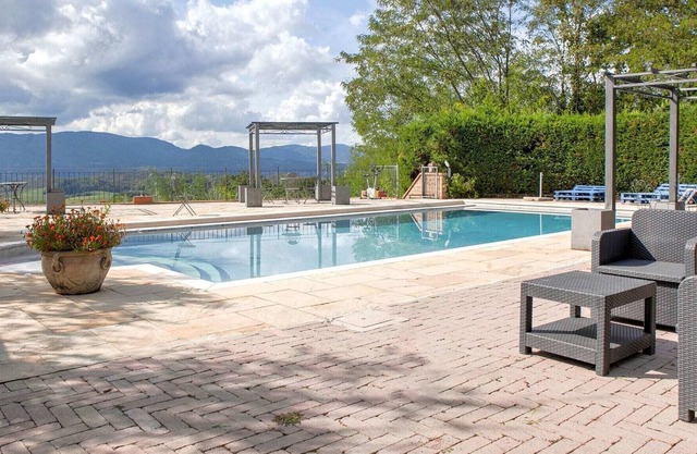 Belvilla by OYO La Perla