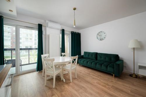 Bemowo Narwik Deluxe Studio by BookingHost