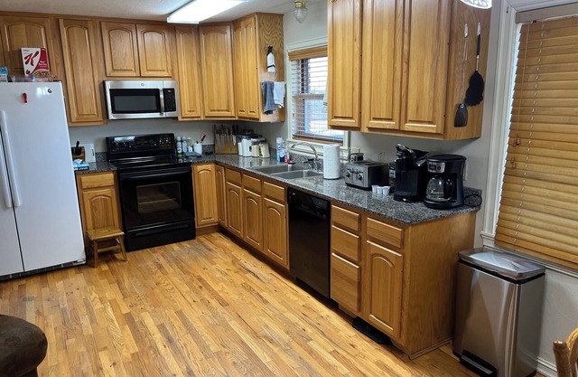 Ben Ranch House overlooking river - Full 3 Bedroom house. Minutes from Fairfax.