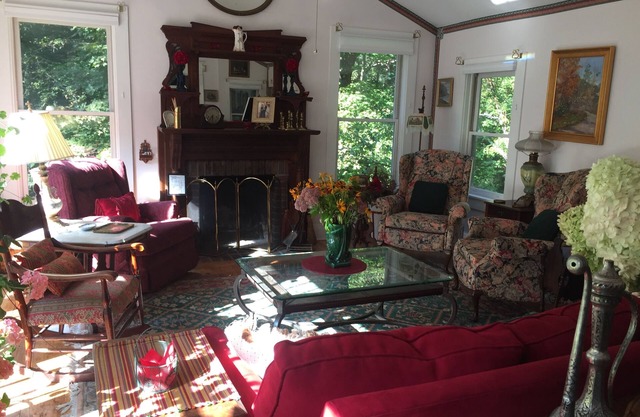 Berkshires Charming 4br/2ba, Fireplaces, scr porch Now-9/7/25, OR 9/7/25-5/15/26