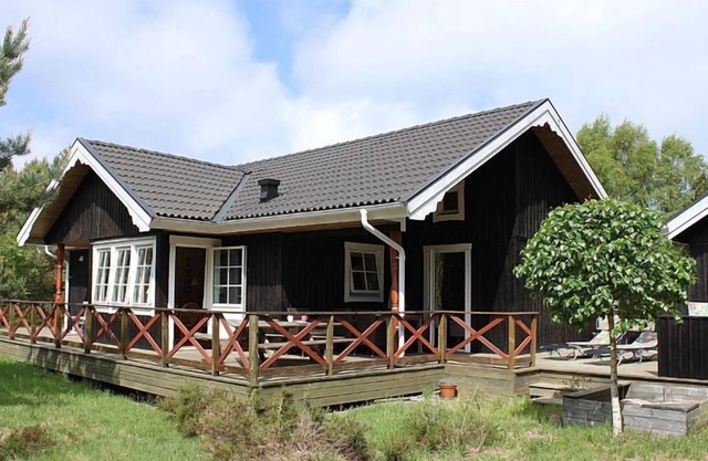 "Bernadine" - 350m from the sea by Interhome