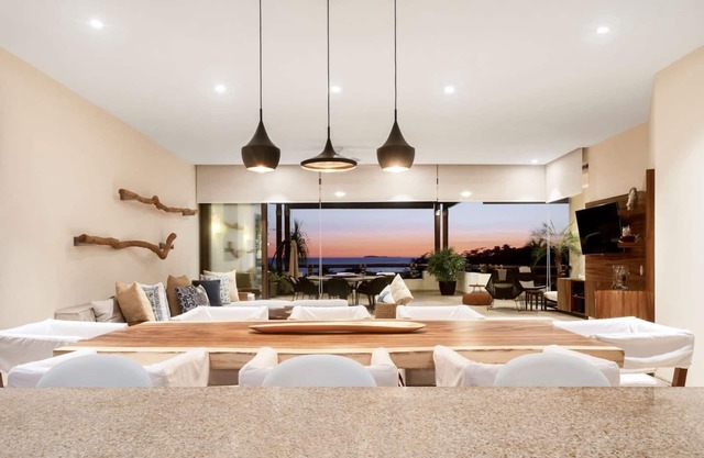 Best Amazing Deal Beach Front & Stunning Views +Chef & Maid included