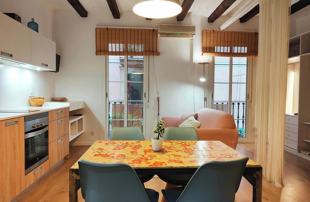 Best location in El Born, modern & super comfy