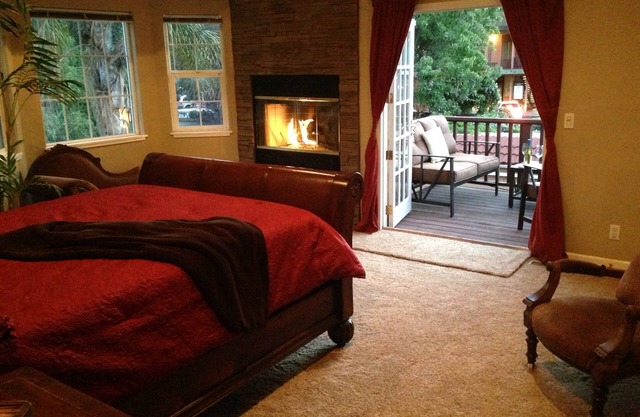 Best Location - Walk to Downtown Willow Glen - Cozy Covered Balcony