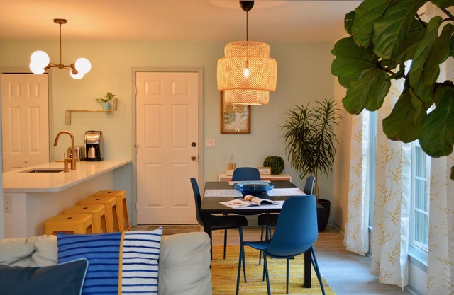 Best of both worlds - located between Savannah Downtown and Tybee Island.