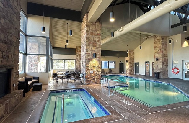Best Ski Spot! Hot Tub + Kitchen and Heated Indoor Pool