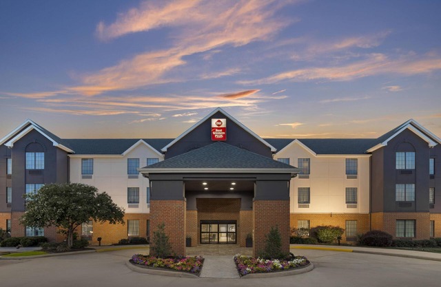 Best Western Plus Executive Hotel & Suites