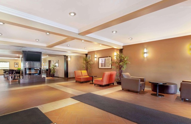 Best Western Plus Peace River Hotel & Suites