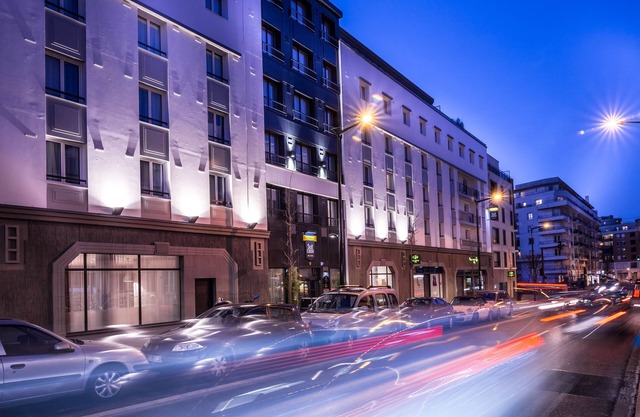 Best Western Plus Suitcase Paris La Defense