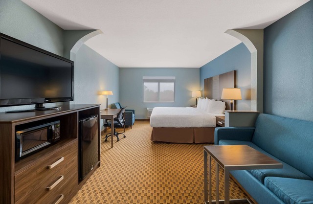 Best Western South Plains Inn & Suites