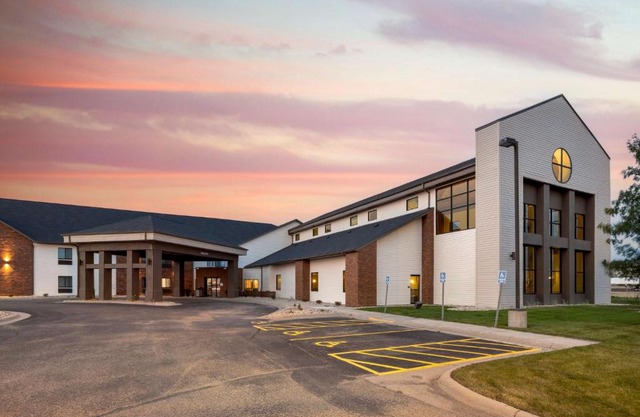 Best Western Watertown Inn & Suites