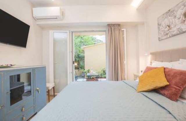 Bethy's #2|Studio - One Bedroom Apartment, Sleeps 2