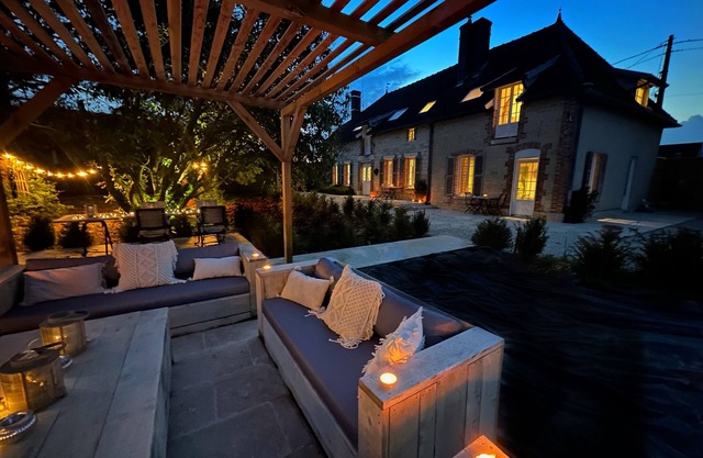 Between luxury and authenticity, for a cocooning weekend or more. Champagne!