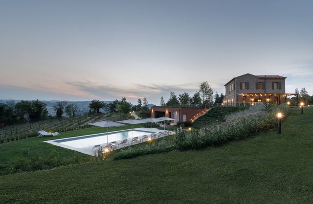 Between vineyards and horizons: Discover our exclusive Relais in the hills of Cesena