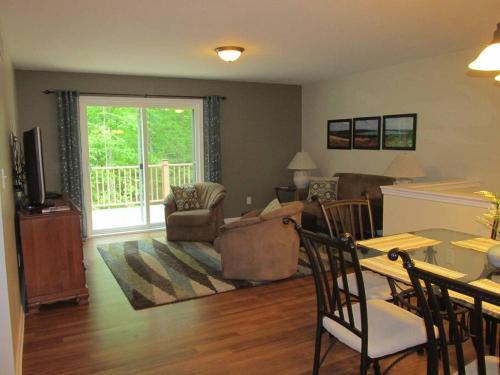 Beulah Land Guest House w/King Bed & Jacuzzi Tub