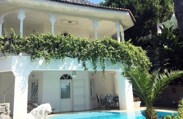 Beyaz Ev Akyaka - Private Pool near Azmak River