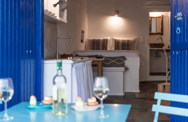 BH037 - C - House Milos