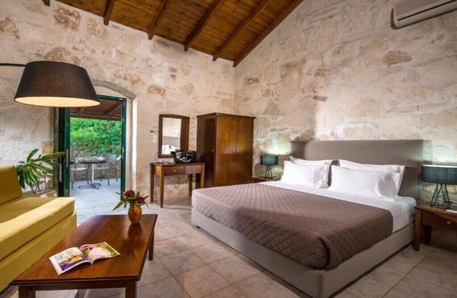 BH132 - C - Suite Heraklion