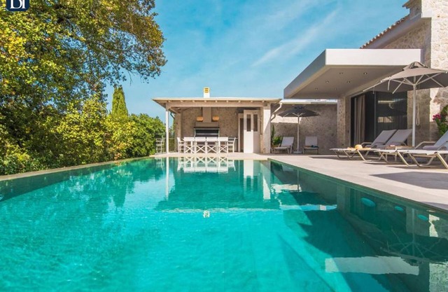 BH395 - B - Villa Corfu