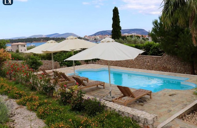 BH490 - C - Villa Peloponnisos