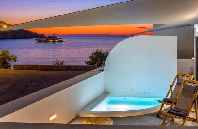 BH787 - C - Suite Syros