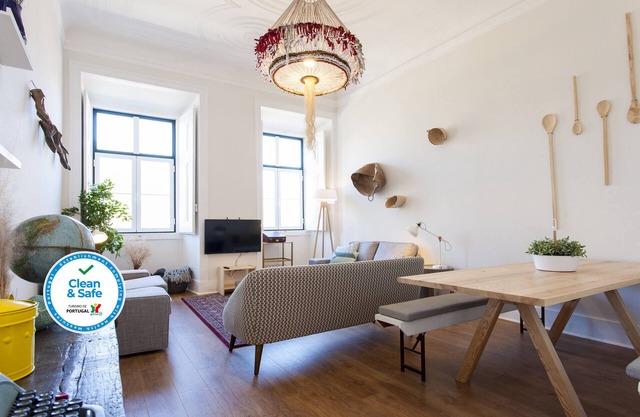 Big Bairro Alto 2E up to 27 guests by Central Hill
