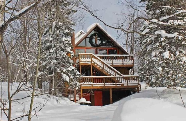 Big Chalet with hot tub on Big Powderhorn Mountain