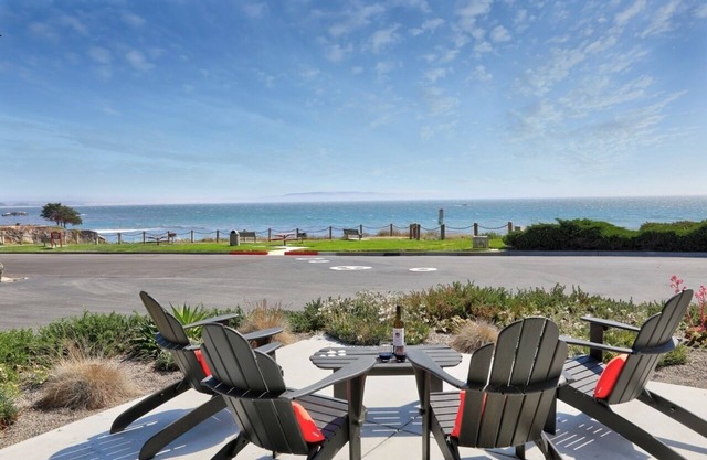Big ocean Views - mid-century modern beach house - Monthly Rental Only