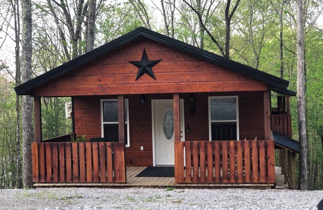 𝐁𝐢𝐠 𝐒𝐨𝐮𝐭𝐡 𝐅𝐨𝐫𝐤 Retreat! Excellent Location Private WIFI~ All NEW 𝐓𝐫𝐞𝐞 𝐓𝐨𝐩 𝐋𝐨𝐝𝐠𝐞!