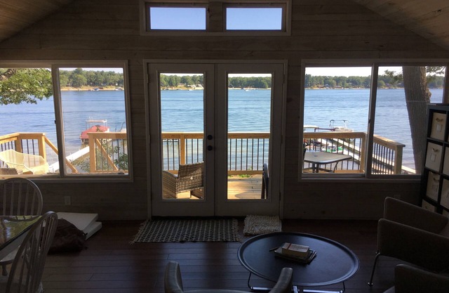 Big Star Lake Beach TIme! Newly remodeled cottage for lake front summer fun!