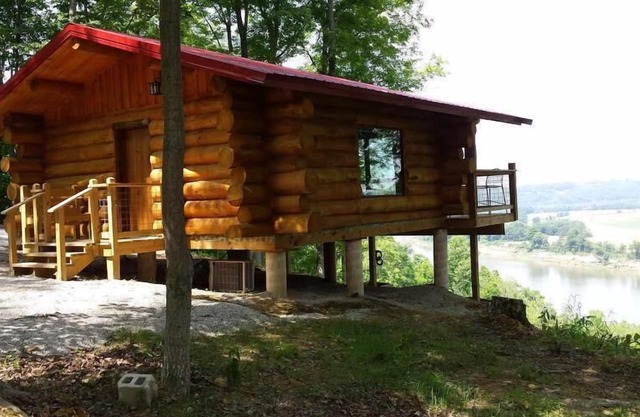 BIG TIMBER RIVER CABINS "The Hawk's Nest"