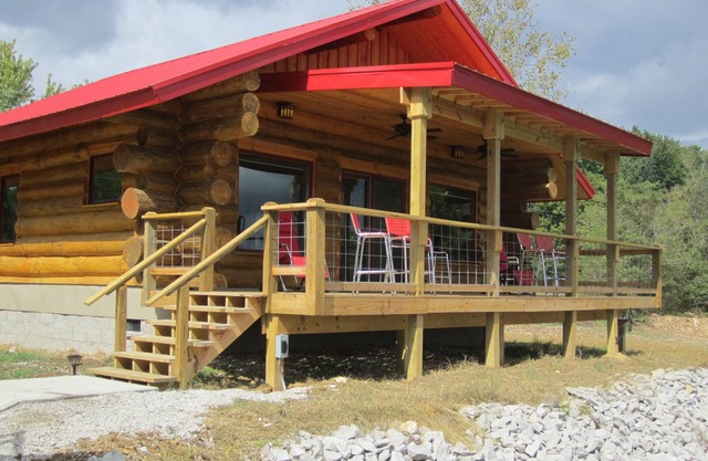 BIG TIMBER RIVER CABINS "The Eagle's Nest"