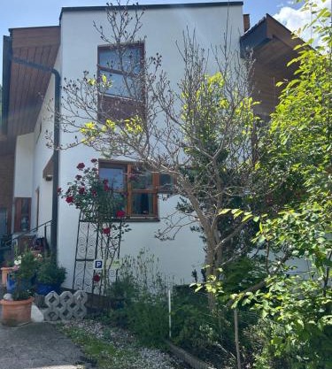 Bijou Homestay II - Mansarde Room w Mountain View